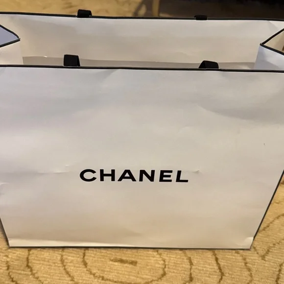 Chanel White Box with Black Accents - Picture 5 of 16